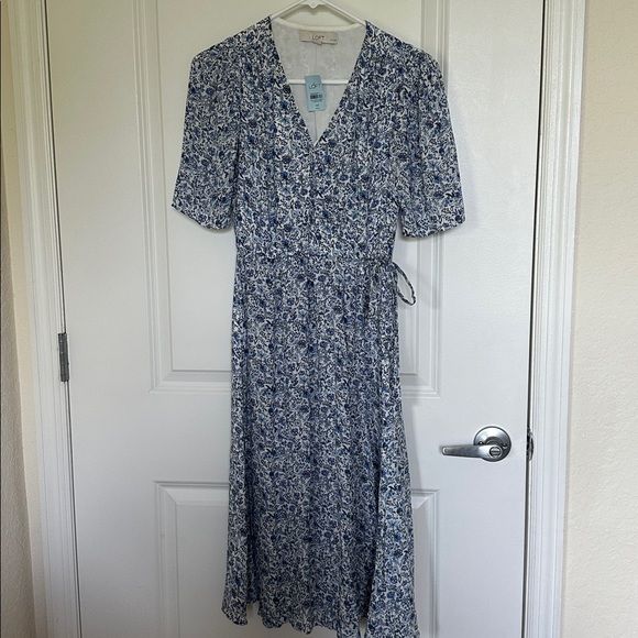 NWT LOFT Navy Floral Wrap Dress - Picture 1 of 3